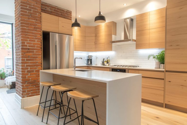 Do you want to know the advantages of an open kitchen when renovating your home? In this article we will tell you about them. Renovations in Mallorca.
