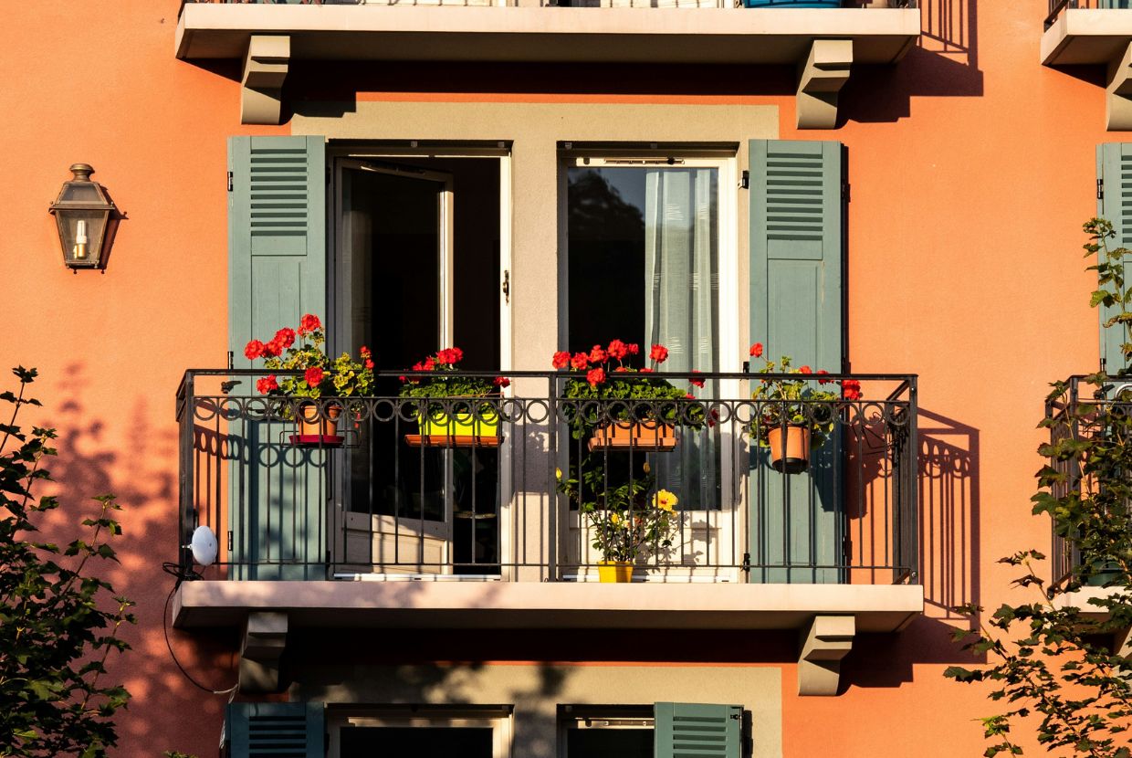 When you're considering renovations, it's normal to wonder whether or not a building permit is required for terraces and balconies. Read on.