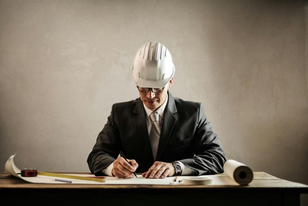 ¿Qué obras requieren un arquitecto técnico? La respuesta no solo tiene que ver con cumplir la ley. Te contamos todo lo que necesitas saber.