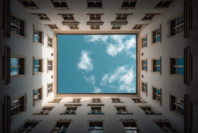 Can a light well be covered? Discover legal requirements, licenses, and practical solutions for closing it in compliance with regulations.