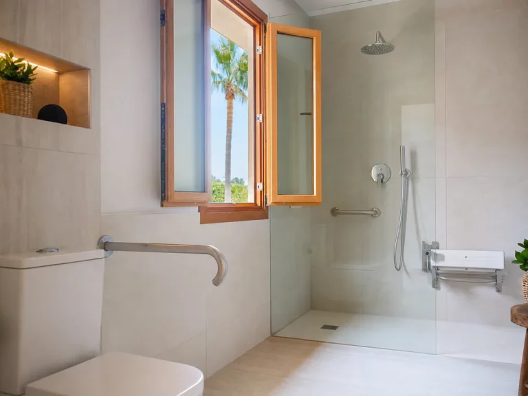 Reforma de baño adaptado para personas mayores Mallorca — guía de Tecnic Project